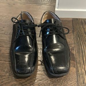Boys black dress shoes size 3